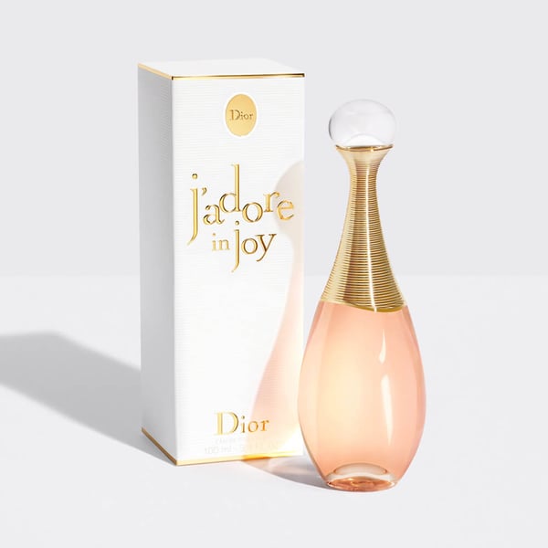  J'adore in joy Eau de toilette, François Demachy, Perfumista-Creador de la Maison Dior, compone una flor con una frescura viva y plena, dulce e incisiva, creada a partir de un corazón de ylang-ylang de M